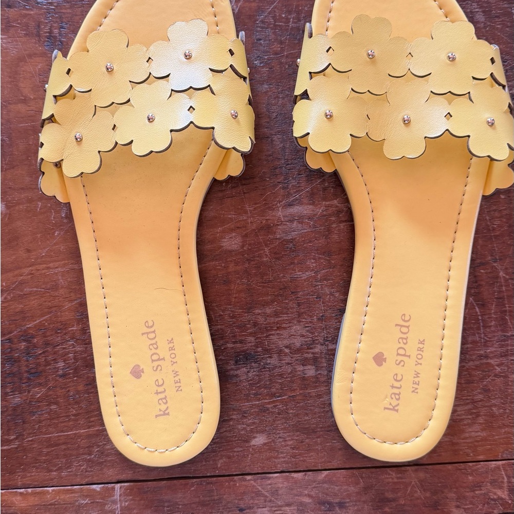 kate spade daisy field sandals